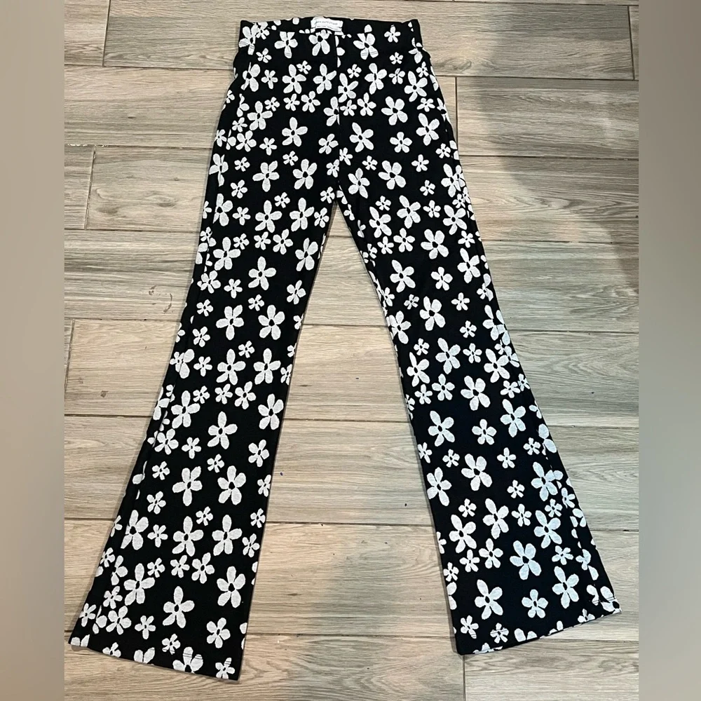 Flower Flare Leggings from Urban Outfitters - Picture 1 of 2